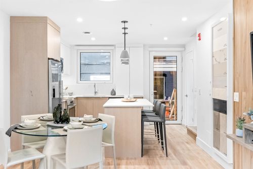 315-2250 E 1st Ave, Vancouver, BC, V5N | Card Image