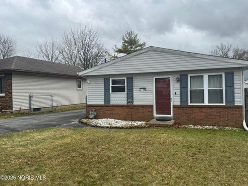 2714 Portland St, Oregon, OH, 43616-2145 | Card Image