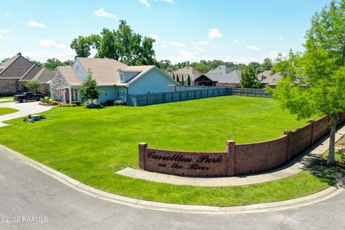 100 Lefleur Cir, Lafayette, LA, 70503-5826 | Card Image