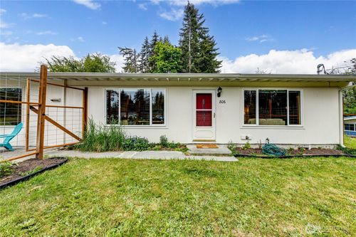 806 N Larch Ave, Port Angeles, WA, 98362-8752 | Card Image