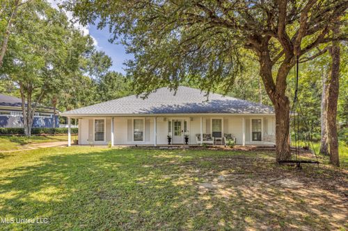 11512 Holly Bluff Cir, Biloxi, MS, 39532-8456 | Card Image
