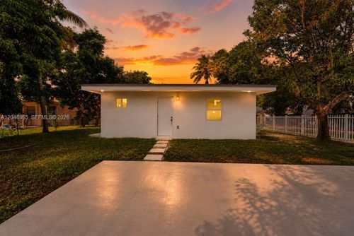 1-521 Nw 33rd Avenue, Miami, FL, 33125 | Card Image