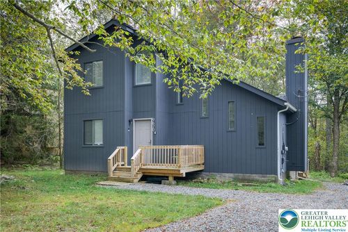 9670 Stony Hollow Dr, Coolbaugh Twp, PA, 18466-3863 | Card Image