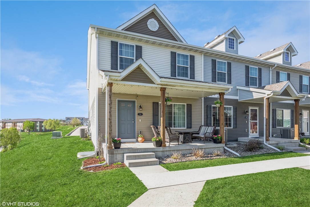 Canterbury Pl, Norwalk, IA 50211