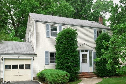 17 Wellington Rd, Livingston, NJ, 07039-4339 | Card Image