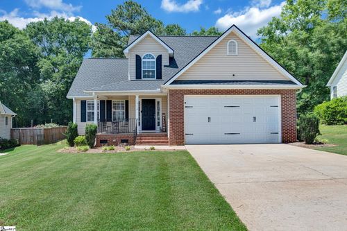 112 Royal Dr, Williamston, SC, 29697-2045 | Card Image