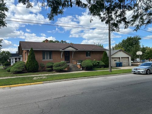 360 N Loucks St, Aurora, IL, 60505-3076 | Card Image