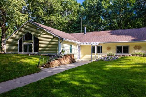 3900 Dursum Ave, Ada, MI, 49301-8208 | Card Image