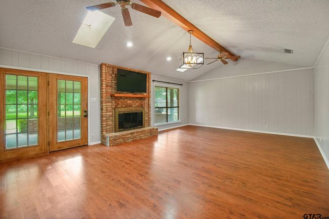 201 Karla Dr, House other with 3 bedrooms, 2 bathrooms and null parking in Whitehouse TX | Image 6