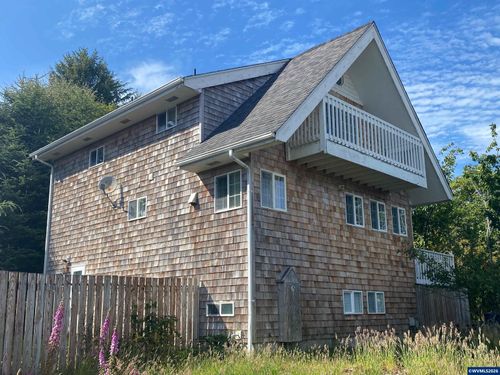 1017 Ne Lake Dr, Lincoln City, OR, 97367-3664 | Card Image