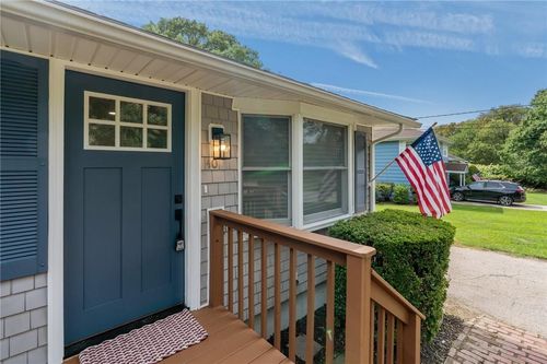 40 Tern Road Road, Narragansett, RI, 02882 | Card Image