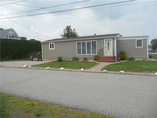 20 Anchorage Rd, Narragansett, RI, 02882-2035 | Card Image