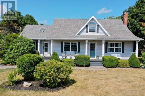 37 Upton Park Dr, Charlottetown, PE, C1E1Z5 | Card Image