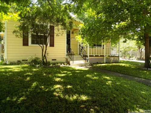 636 W Norwood Ct, San Antonio, TX, 78212-2132 | Card Image