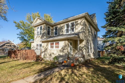 500 W Spruce St, Beresford, SD, 57004-1638 | Card Image