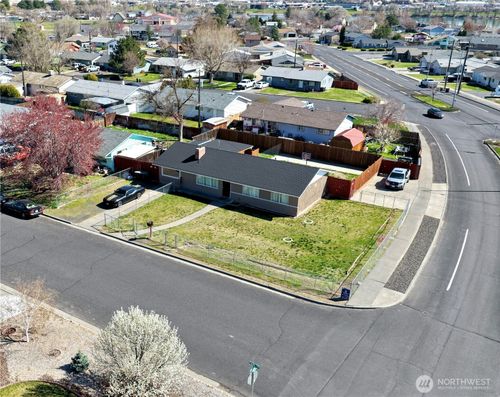 305 N Earl Road, Moses Lake, WA, 98837 | Card Image