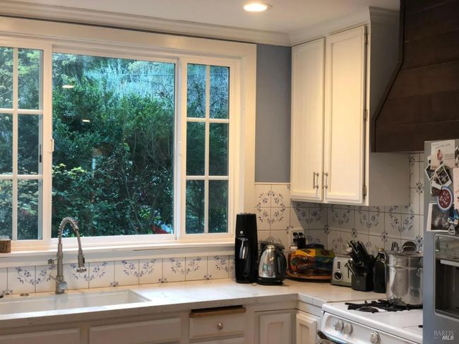 105 Woodland Rd, House other with 3 bedrooms, 1 bathrooms and 5 parking in Fairfax CA | Image 7