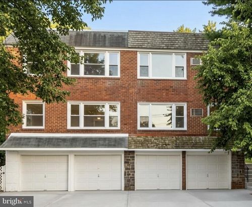 218 Lockart Ln, Philadelphia, PA, 19116-3126 | Card Image