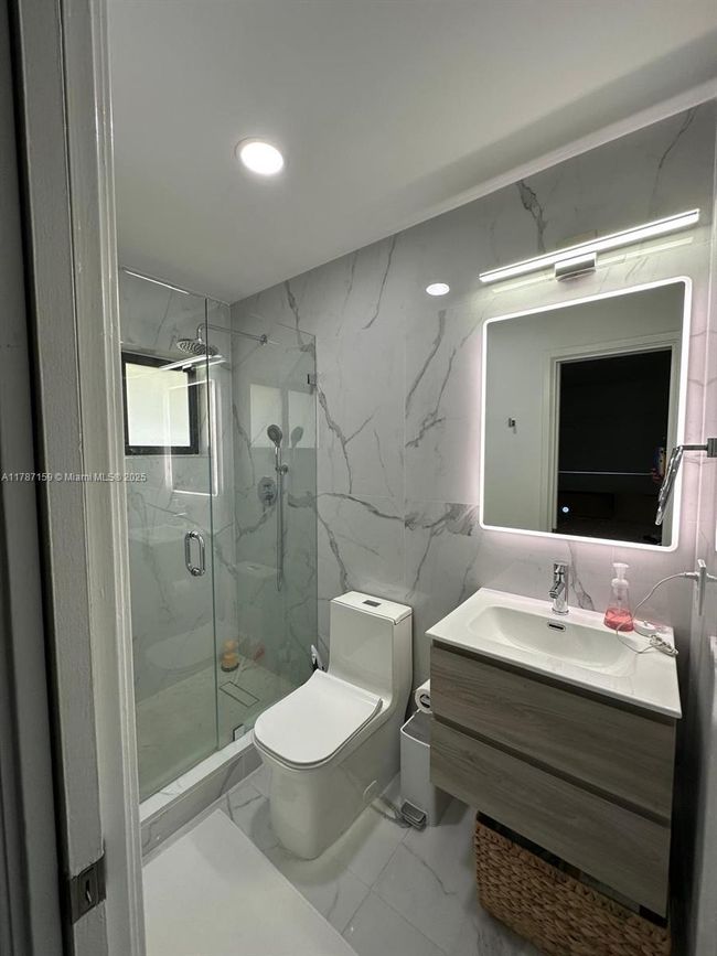 2501 Ne 50 Th St, House other with 3 bedrooms, 2 bathrooms and null parking in Lighthouse Point FL | Image 26