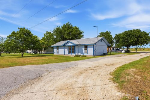 240 Park Meadow Dr, Jarrell, TX, 76537-1320 | Card Image