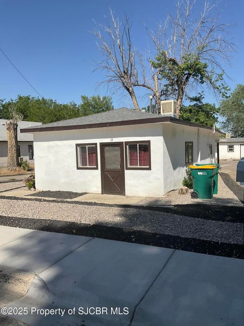 215 N Mesa Verde Ave, Aztec, NM, 87410-1931 | Card Image