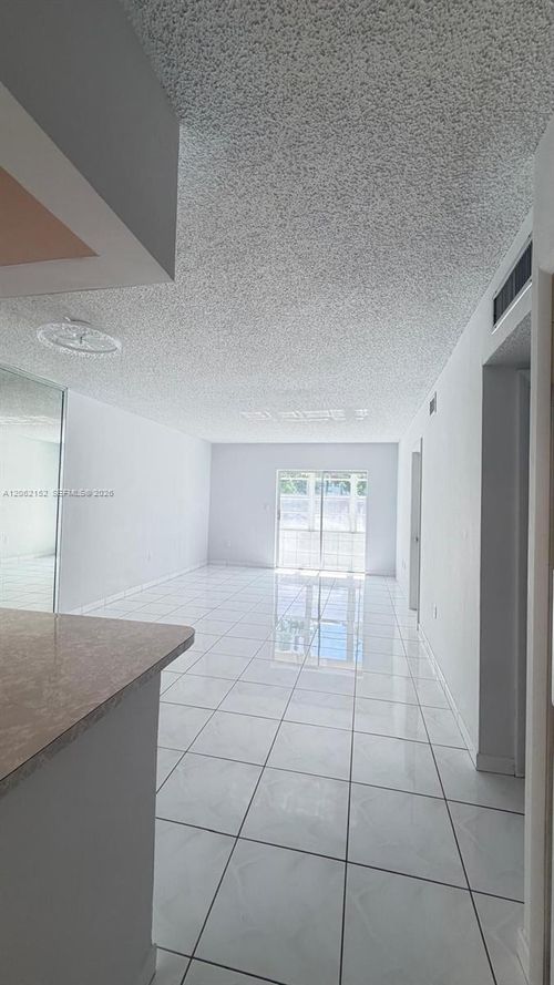 111-120 Royal Palm Rd, Hialeah Gardens, FL, 33016-4651 | Card Image