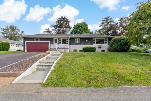 7 Harold Ave, Somerset, MA, 02726-3032 | Card Image