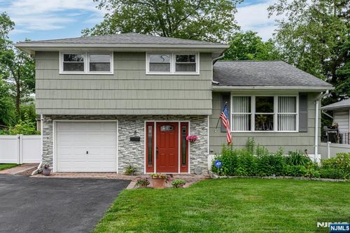 5 Locust St, Netcong, NJ, 07857-1410 | Card Image