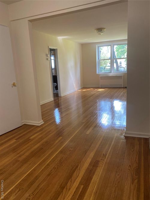apt-1b-50 Middle Neck Rd, Great Neck, NY, 11021-3434 | Card Image