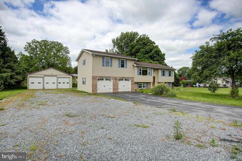7170 Ruritan Dr, CHAMBERSBURG, PA, 17202-9242 | Card Image
