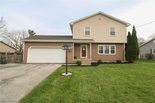 1913 Cloverbrook Dr, Mineral Ridge, OH, 44440-9519 | Card Image