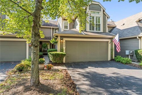 240 Queens Xing, Dayton, OH, 45458-4234 | Card Image