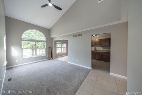 22-1285 16th St, Detroit, MI, 48216-1808 | Card Image