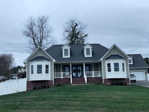 132 Holly Ridge, Glade Spring, VA, 24340 | Card Image