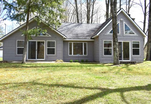2263 W Riverbend Trl, Baldwin, MI, 49304 | Card Image