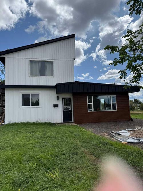 9513 108 Ave, Grande Prairie, AB, T8V1N1 | Card Image