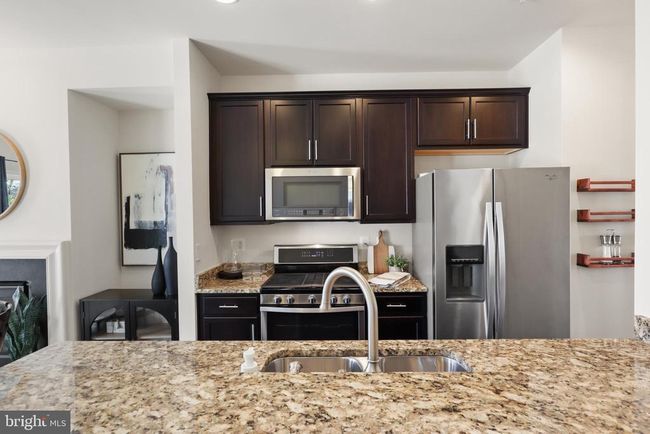12741 Lotte Dr, Townhouse with 3 bedrooms, 4 bathrooms and null parking in WOODBRIDGE VA | Image 12