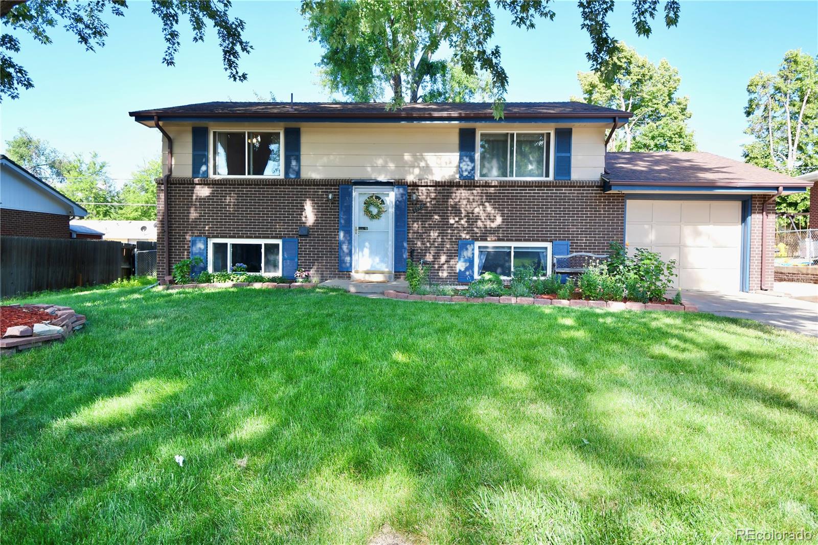 Vivian St, Arvada, CO 80004
