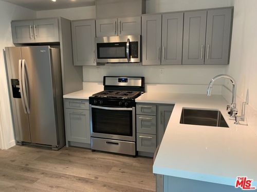 15-8923 Orion Ave, North Hills, CA, 91343 | Card Image