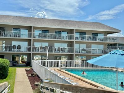 B212 - 4801 Saxon Drive, Condo with 3 bedrooms, 2 bathrooms and null parking in New Smyrna Beach FL | Image 1