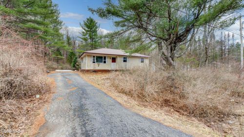 489 State Highway 29a, Gloversville, NY, 12078-6739 | Card Image