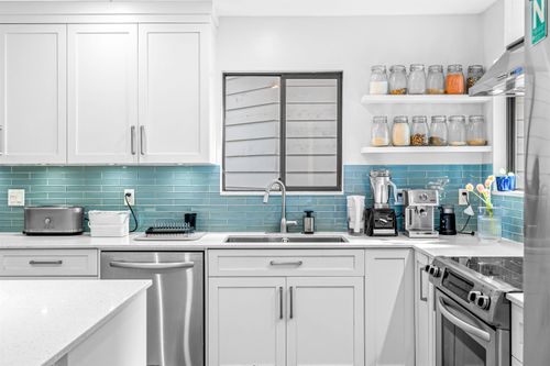 5709 Owl Crt, North Vancouver, BC, V7R4V1 | Card Image