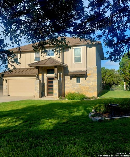 561 Five Oaks Cir, Canyon Lake, TX, 78133-5155 | Card Image