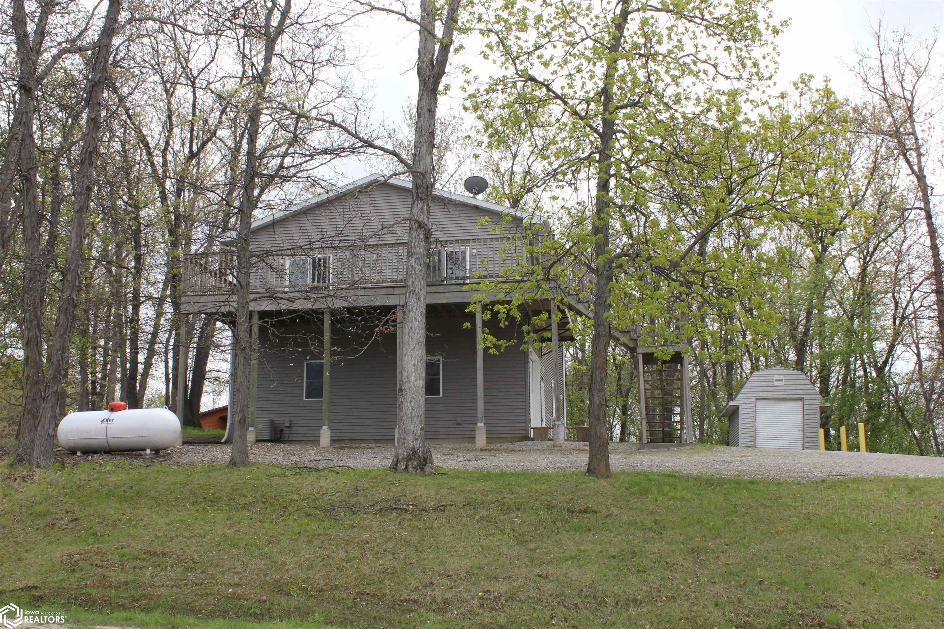 Shore Dr, Montezuma, IA 50171