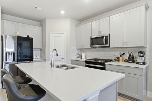 2351 Aspen Hill Dr, Forney, TX, 75126-3942 | Card Image