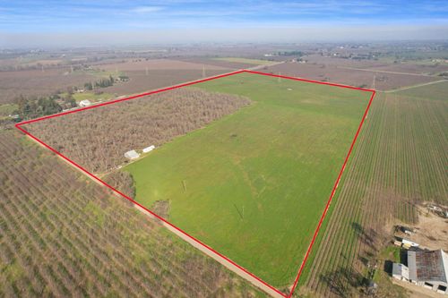 15500 E Highway 88, Lockeford, CA, 95237-9562 | Card Image