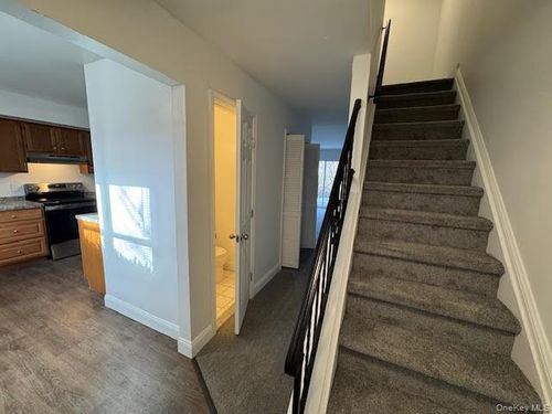 24 Marshall Dr, Cornwall, NY, 12518-2000 | Card Image