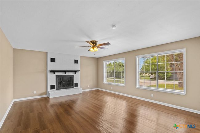 454 W Ward St, House other with 4 bedrooms, 3 bathrooms and null parking in Goliad TX | Image 5