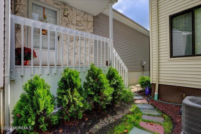 32 Kennedy Court, Condo with 3 bedrooms, 2 bathrooms and null parking in Middletown NJ | Image 3