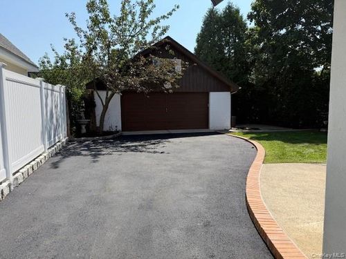 159 Oakview Ave, Farmingdale, NY, 11735-3709 | Card Image